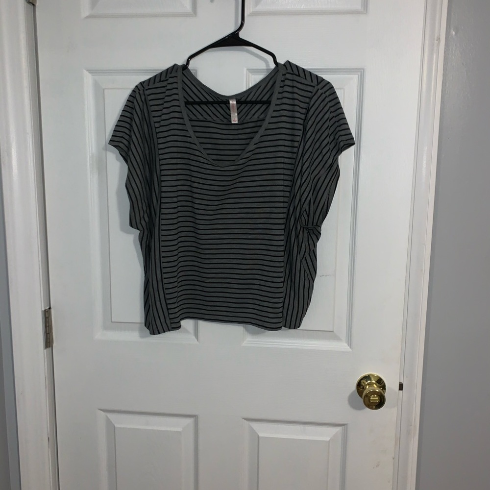 Xhilaration Cropped Tee